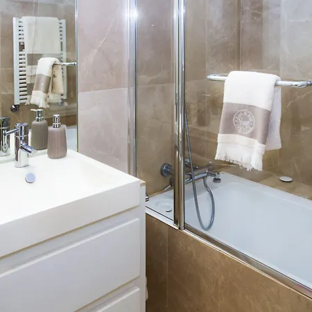 Liiiving In | Ribeira Boutique Apartment Porto